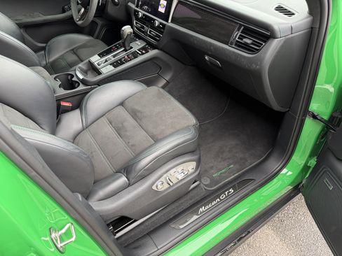 Certified 2023 Porsche Macan GTS image 18