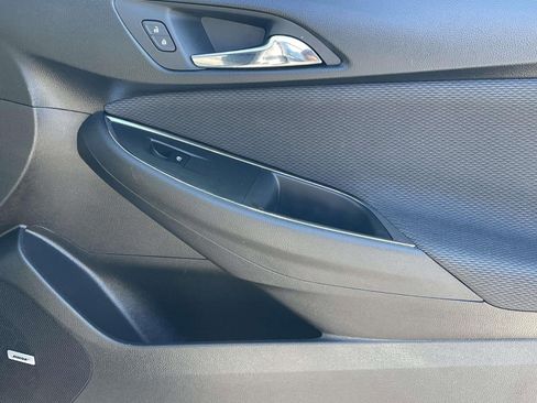 Used 2018 Chevrolet Cruze LT w/ Sun And Sound Package image 9