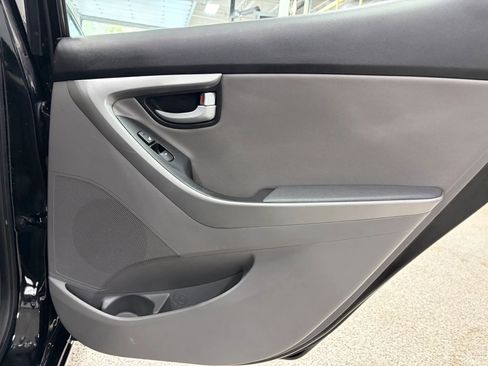 Used 2014 Hyundai Elantra Limited FWD image 23