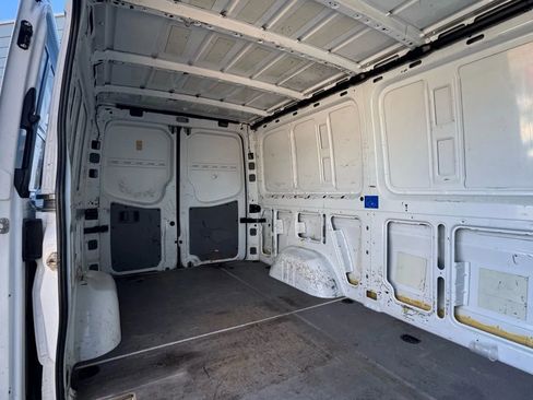 Used 2014 Mercedes-Benz Sprinter 2500 image 16