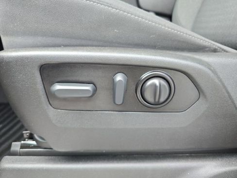 Used 2022 GMC Sierra 1500 SLE image 18