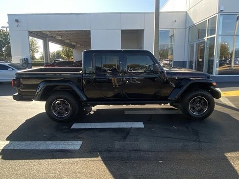 Used 2023 Jeep Gladiator Rubicon w/ Cold Weather Group image 9