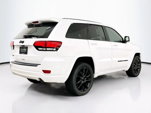 Used 2022 Jeep Grand Cherokee Laredo X image 9