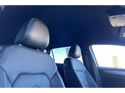 Used 2024 Volkswagen Atlas Cross Sport SE image 19