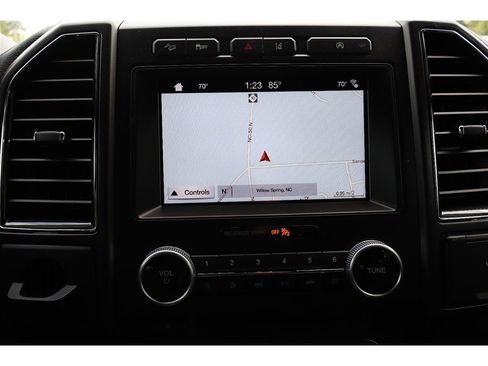 Used 2018 Ford Expedition Limited w/ Equipment Group 301A AWD/4WD image 33