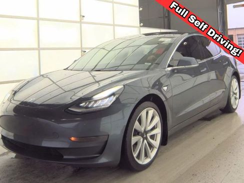 Used 2020 Tesla Model 3 Standard Range image 2