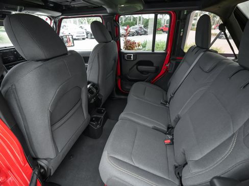 Used 2024 Jeep Wrangler Willys image 36