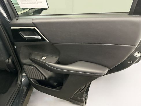 Used 2025 Mitsubishi Outlander SE AWD/4WD image 32
