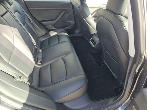Used 2021 Tesla Model 3 Standard Range Plus image 5