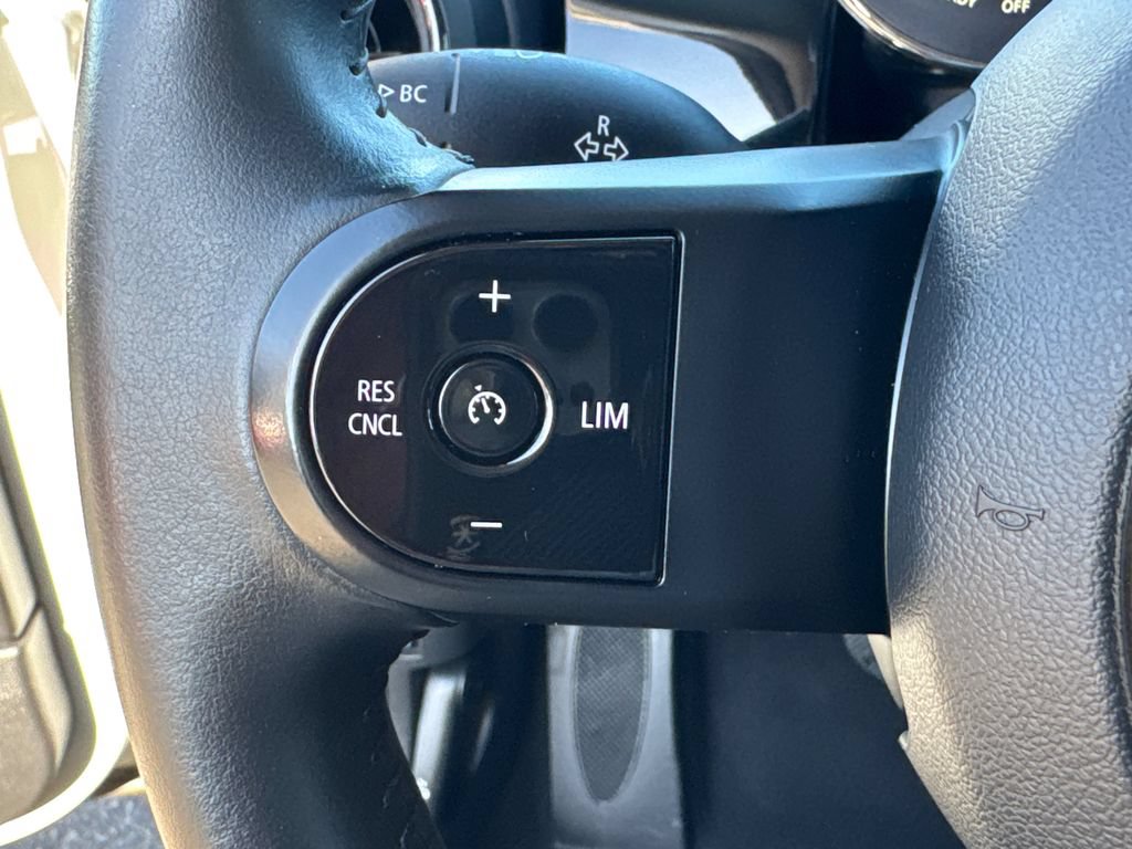 Used 2023 MINI Cooper 2-Door Hardtop FWD image 30