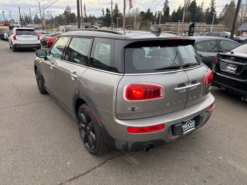 Used 2016 MINI Cooper Clubman Cooper 4dr Wagon image 2