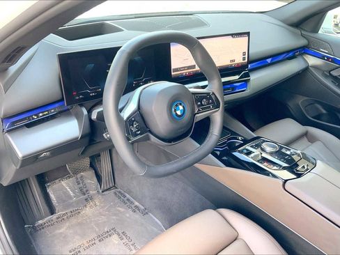 Certified 2024 BMW i5 eDrive40i w/ Premium Package image 19