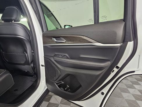 New 2026 Jeep Grand Cherokee Altitude image 34