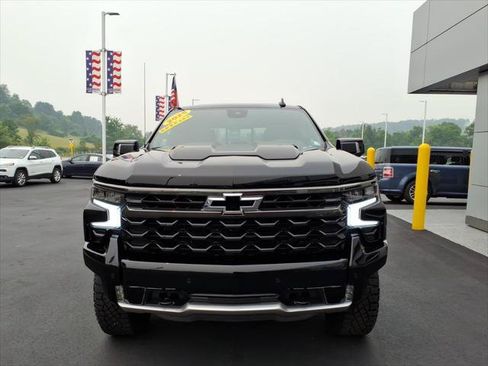 Used 2025 Chevrolet Silverado 1500 ZR2 w/ Technology Package AWD/4WD image 3