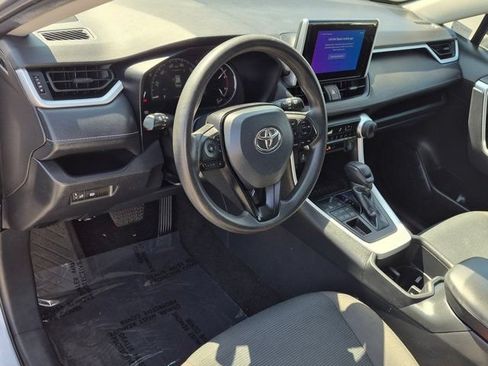 Used 2023 Toyota RAV4 LE AWD/4WD image 17