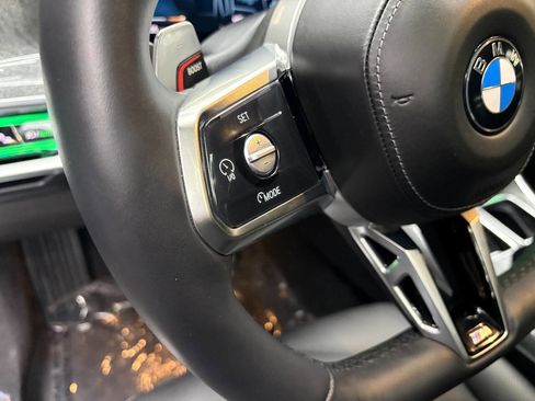 Used 2025 BMW 740i w/ Premium Package image 43