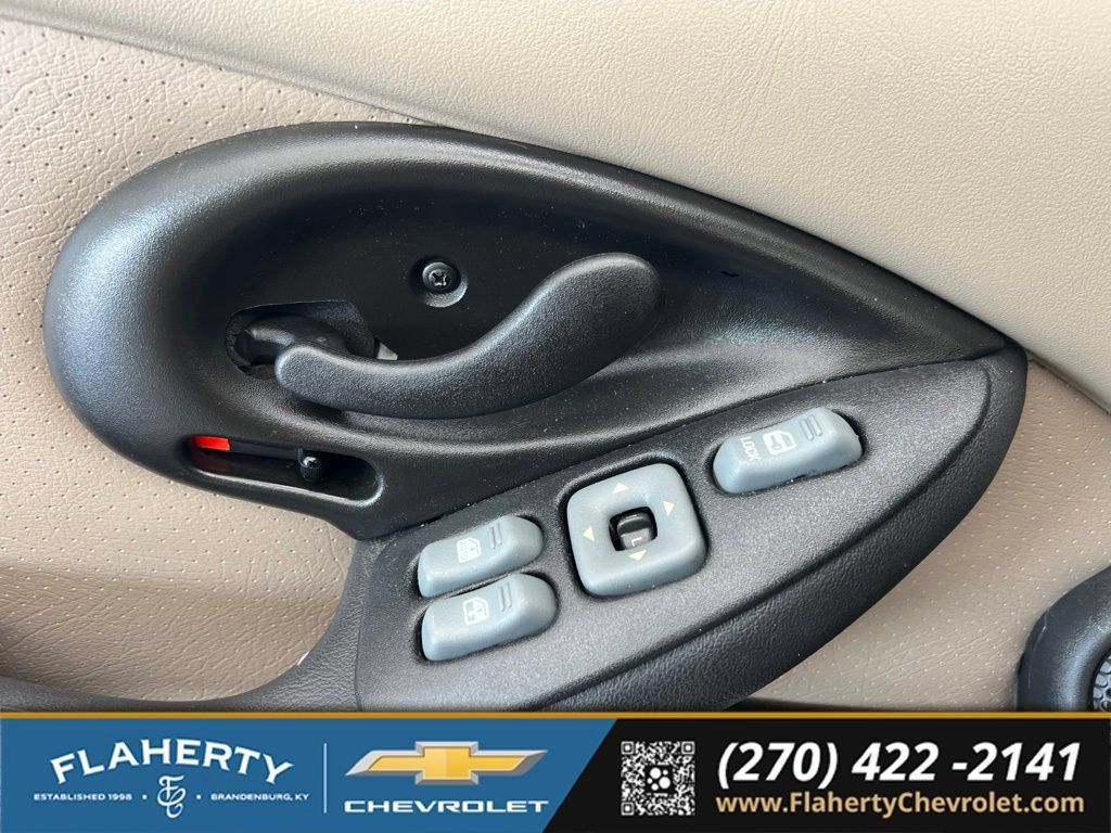 Used 2000 Pontiac Firebird Formula RWD image 18
