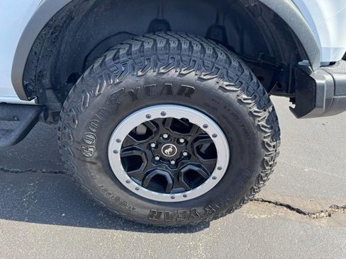 Used 2023 Ford Bronco Badlands image 6