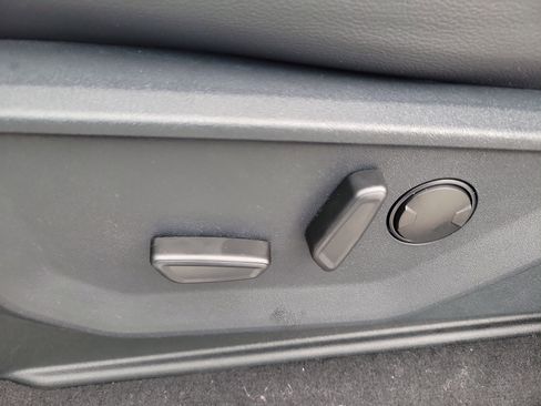 New 2026 Ford F250 Lariat w/ Chrome Package image 17