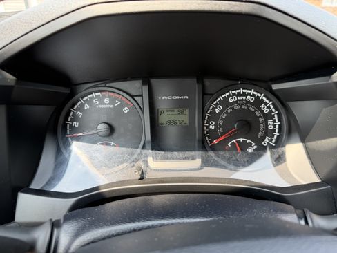 Used 2017 Toyota Tacoma SR w/ SR Convenience Package RWD image 19
