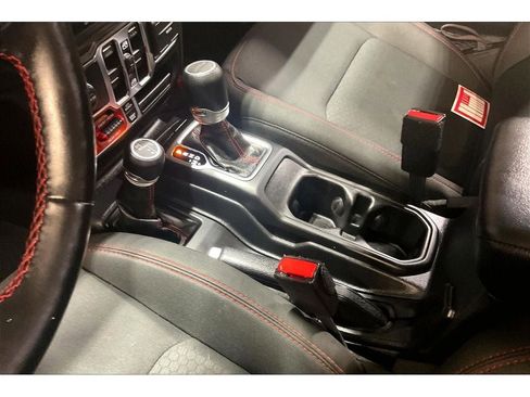 Used 2021 Jeep Gladiator Rubicon w/ Cold Weather Group image 19