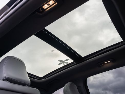 Used 2021 Lincoln Nautilus Reserve w/ Monochromatic Package image 21