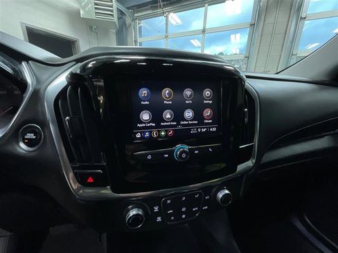 Used 2021 Chevrolet Traverse LS image 17