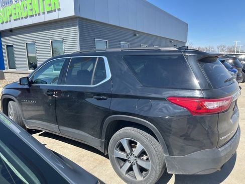 Used 2019 Chevrolet Traverse LT w/ LT Premium Package image 4