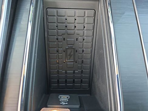 New 2025 Lincoln Aviator 2WD w/ Equipment Group 101A image 19