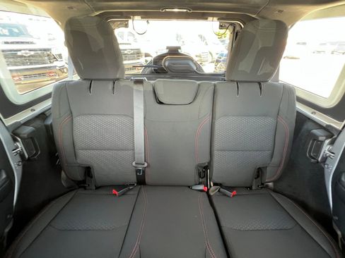 Used 2019 Jeep Wrangler Unlimited Rubicon image 27