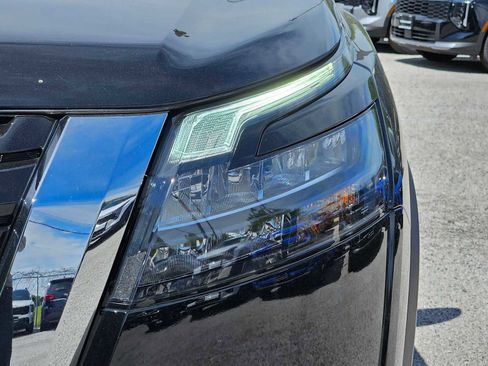 Used 2025 Nissan Pathfinder S AWD/4WD image 11