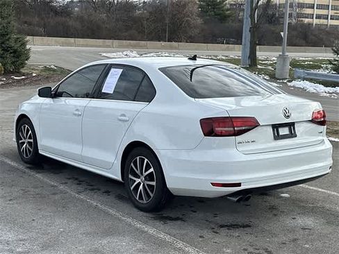 Used 2017 Volkswagen Jetta SE image 23