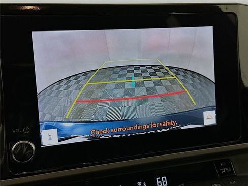 Used 2025 Toyota Camry SE image 15