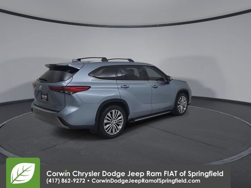 Used 2023 Toyota Highlander Platinum FWD image 15