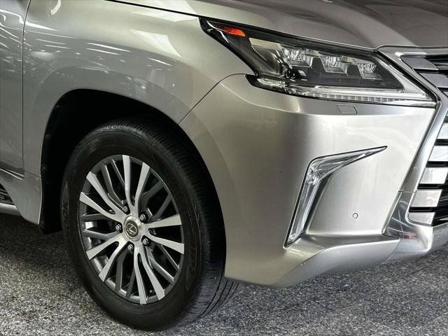 Used 2018 Lexus LX 570 4WD image 10