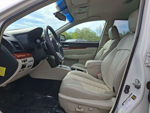 Used 2010 Subaru Outback 3.6R Limited AWD/4WD image 14