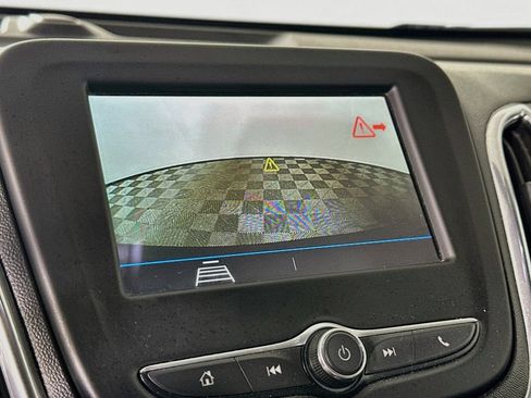Used 2019 Chevrolet Equinox LT FWD image 23