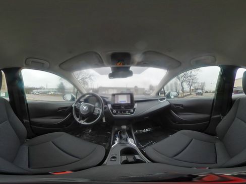 Used 2025 Toyota Corolla LE image 41