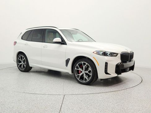 Used 2024 BMW X5 xDrive40i w/ M Sport Package AWD/4WD image 3