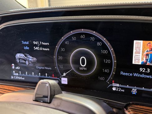 Used 2024 Cadillac Escalade Premium Luxury w/ Performance Package AWD/4WD image 17
