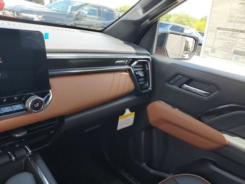 New 2026 GMC Canyon AT4 w/ AT4 Premium Package AWD/4WD image 26
