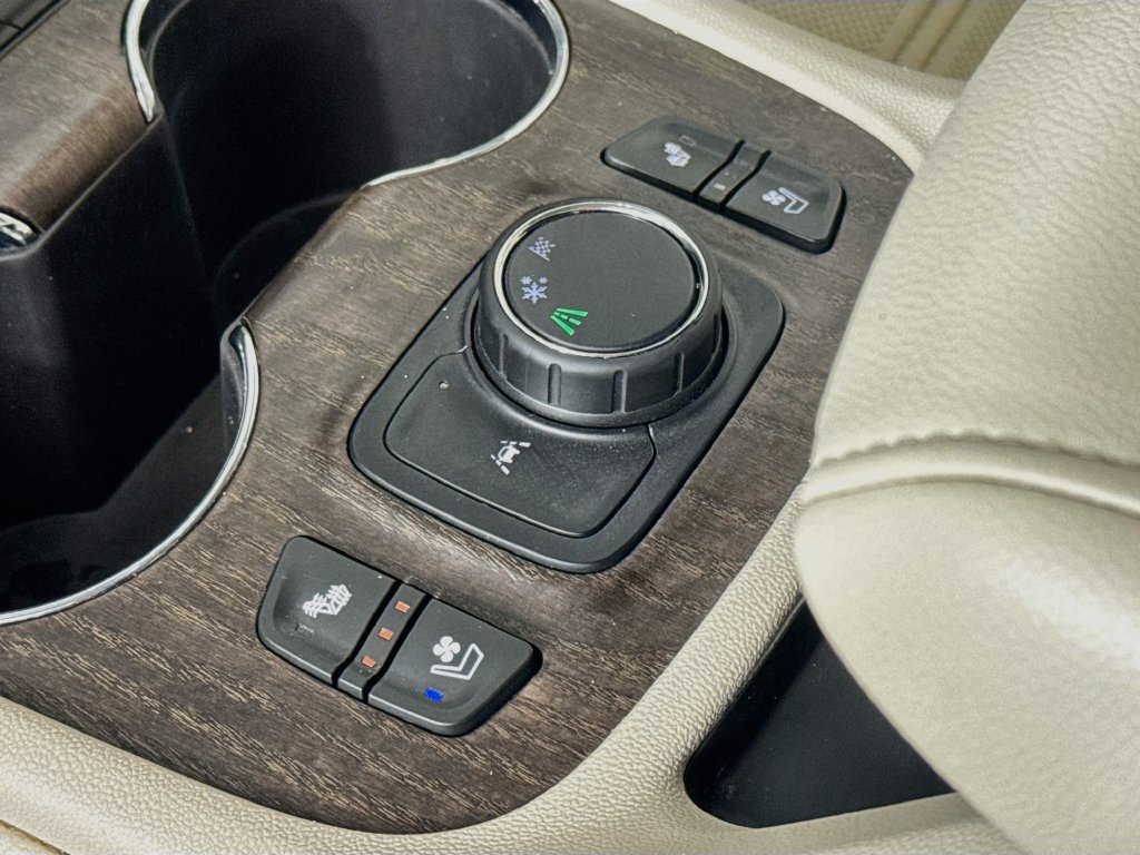Certified 2023 GMC Acadia Denali FWD image 22