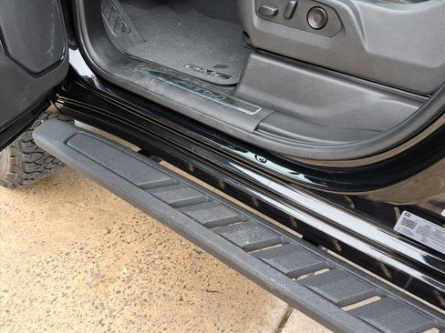 Used 2024 GMC Sierra 2500 AT4 w/ AT4 Premium Plus Package image 18