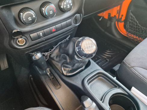 Used 2013 Jeep Wrangler Sport AWD/4WD image 26