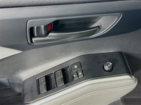 Certified 2023 Toyota Highlander LE image 17