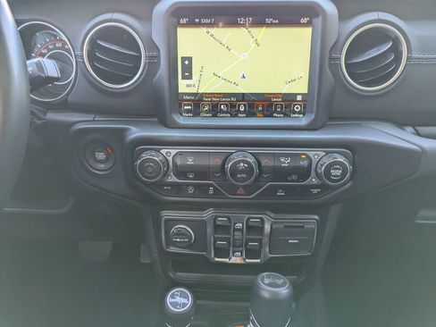 Used 2022 Jeep Wrangler Unlimited Sahara w/ LED Lighting Group AWD/4WD image 31