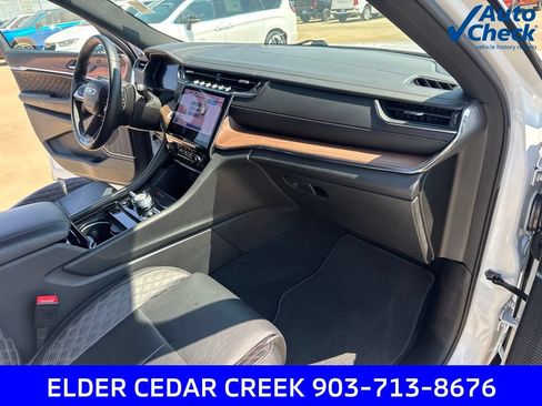 Used 2025 Jeep Grand Cherokee Summit w/ Obsidian Package AWD/4WD image 27