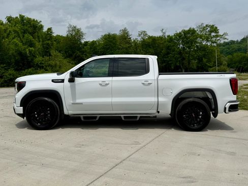 Used 2024 GMC Sierra 1500 Elevation AWD/4WD image 8