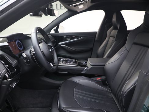 Used 2026 Aston Martin DBX 707 AWD/4WD image 19