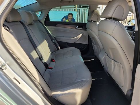 Used 2016 Hyundai Sonata Sport w/ Option Group 1V image 17